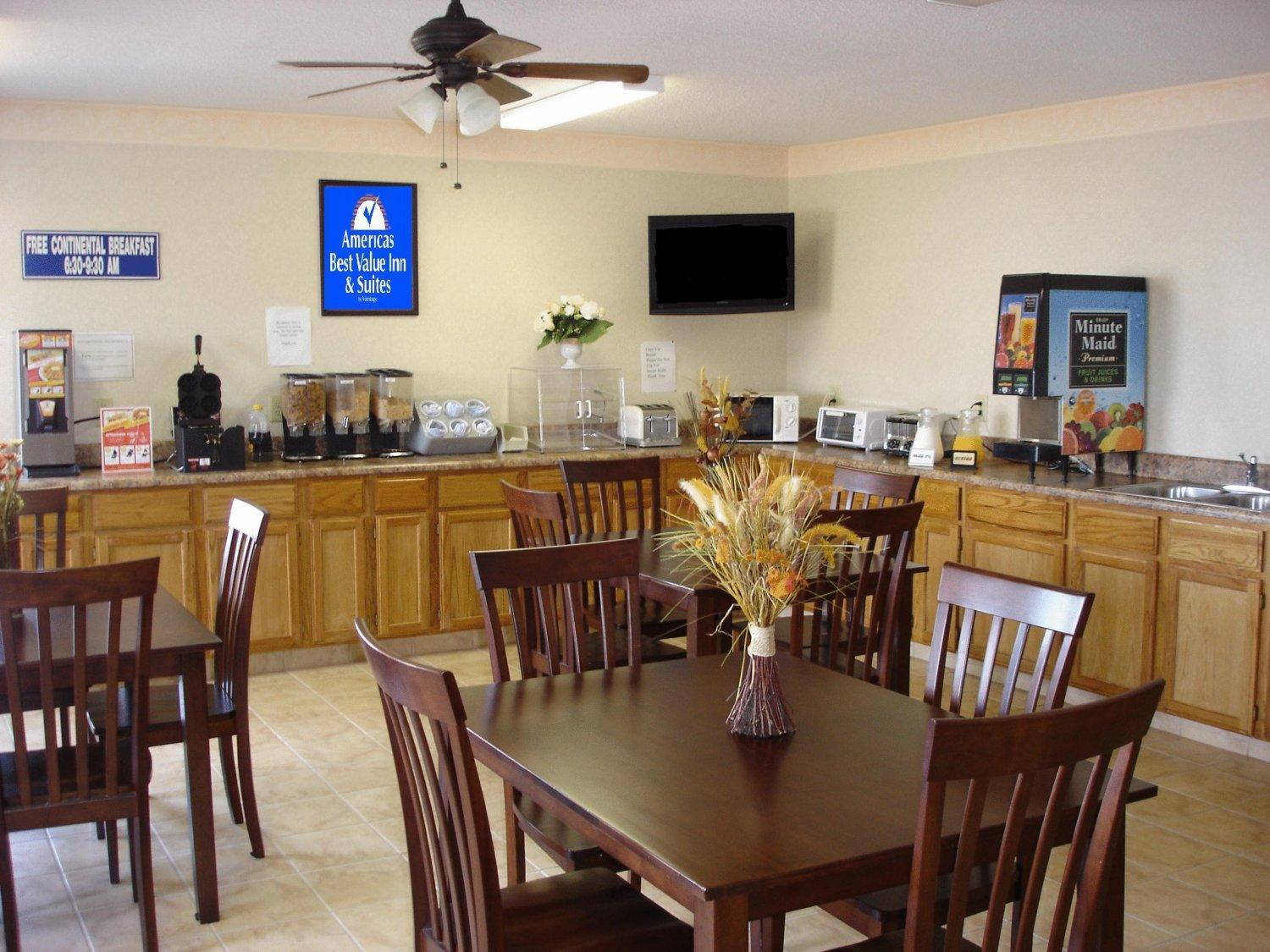 Americas Best Value Inn & Suites Macon Restoran gambar
