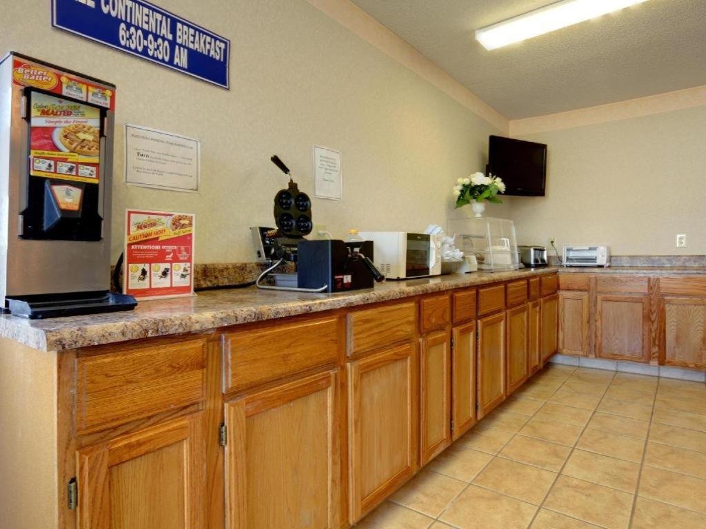 Americas Best Value Inn & Suites Macon Luaran gambar
