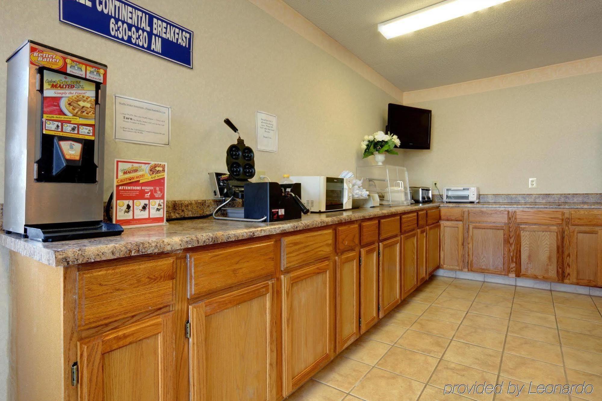 Americas Best Value Inn & Suites Macon Restoran gambar